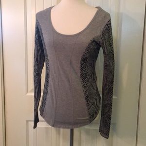Long sleeve lulu athletic shirt